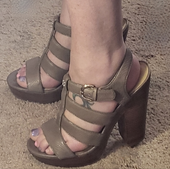 Coach "Catarina" Sandal With Chunky Heel! Sz. 9 1/2 - Picture 4 of 7